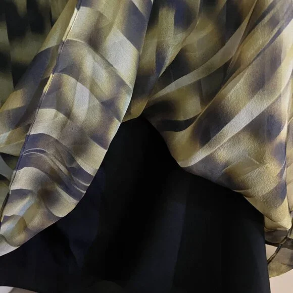 BNWT CALVIN KLEIN strapless pleated silk geometric green tones (8) - Picture 8 of 11